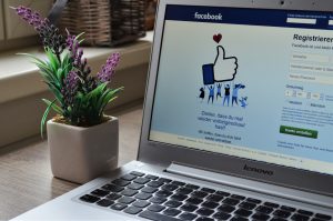 Jak pozyskać klientów na Facebooku